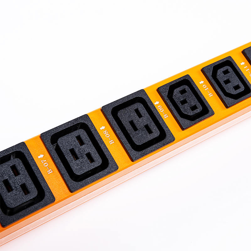 22 Outlets IEC C13 IEC C19 1.5U Surge Protection PDU Vertical Install Hot Swappable RS485 metered equipped Rack PDU