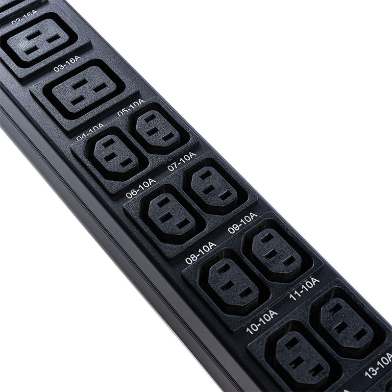 TCP/IP Intelligent Rack PDU 26 Outlets IEC C13 /C19 1.5U Liquid Magnetic Circuit Breaker Vertical