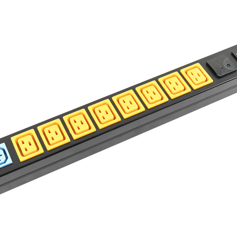 24-Outlet C13x16 C19x8 Vertical Digital Current Voltage Meter Breaker SPD Switched Rack Pdu