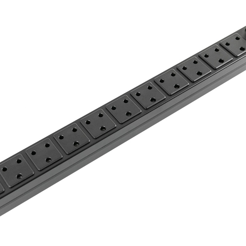 18-Outlet South Africa Vertical Surge Protection Breaker Switched Rack Pdu